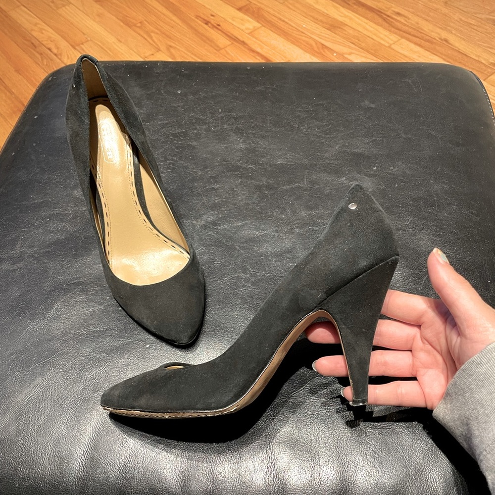 Coach Pumps Suede Stilettos cushioned Classic Designer Luxury 8.5 cone heel